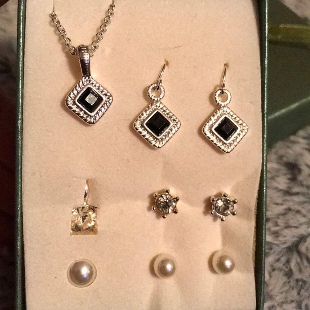 Necklace - Picture 2 of 2